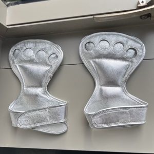 Faux Leather Fashion Silver Kickboxing Gloves